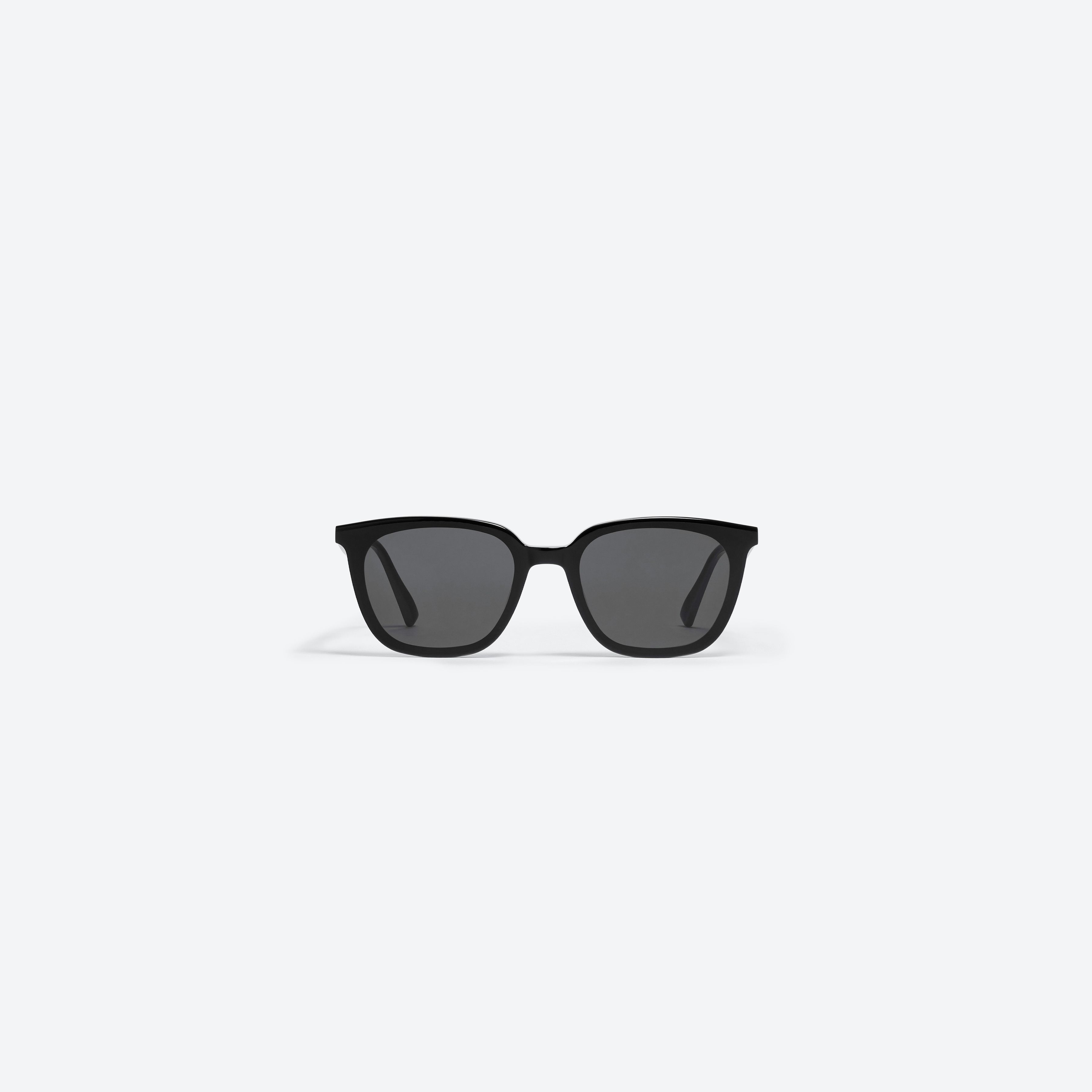 Gentle Monster Lilit 01 sunglasses, official representative product photo